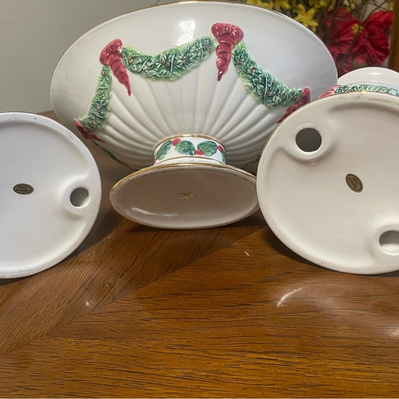 International Silver Company 3
Piece Ivory W/ Gold Trim Ceramic
Christmas Set - Picture 4 of 8